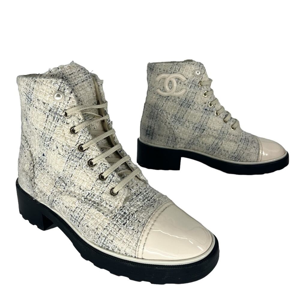 Chanel 2019 Tweed Interlocking CC Logo Cap Toe Combat Boots - Picture 2 of 16